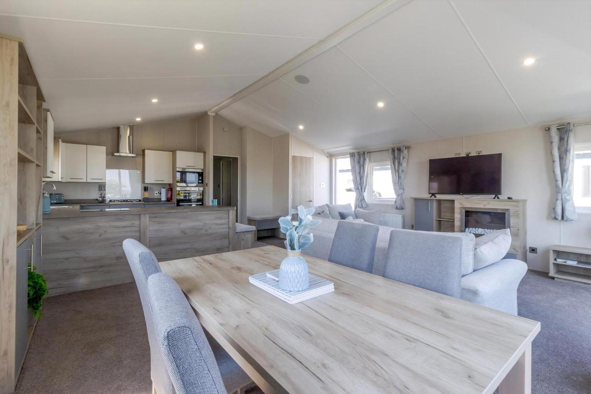 Stunning 6 Berth Lodge With Full Sea Views In Suffolk Ref 68007Cr Lowestoft Exterior photo